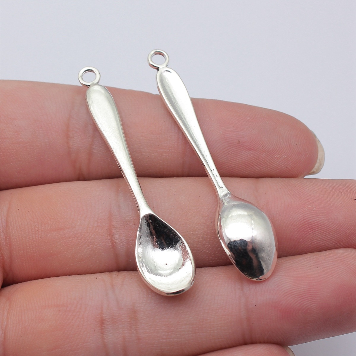 WYSIWYG 10pcs 54x11mm 5 Colors - Vintage Collectible Spoons review and price